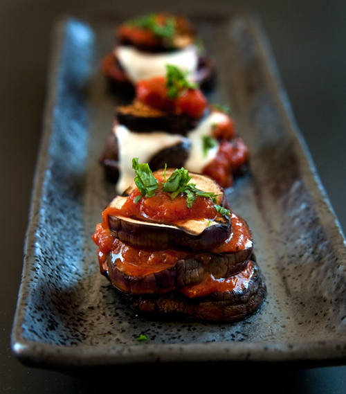 “Parmigiana” di melanzana, pomodoro e stracchino