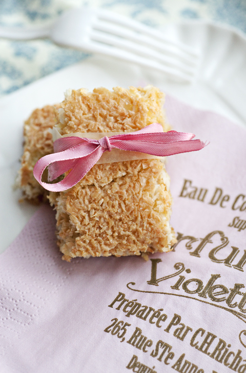 Trancetti con cocco e marmellata – Jam slice by Donna Hay